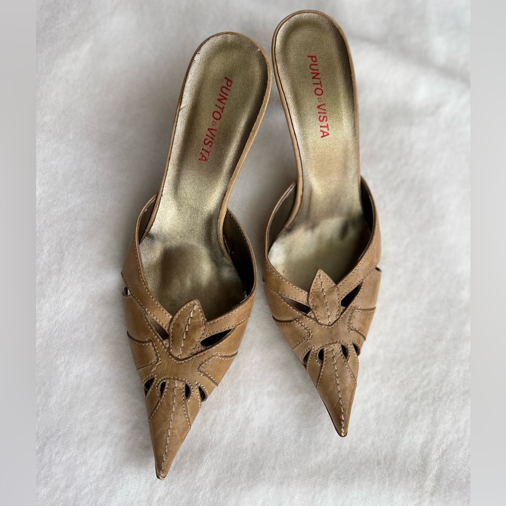Vintage Womens Leather Pointed Toe Mules Shoes, with Stiletto Heels.   Size 8.5